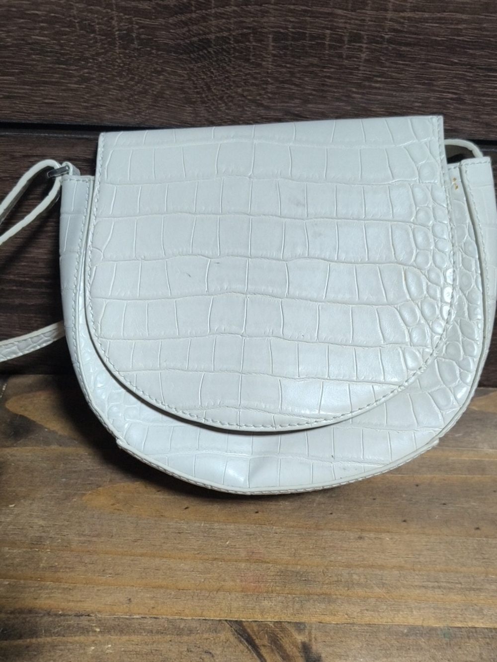 White Croc-Embossed Saddle Crossbody Bag - Picture 1 of 4
